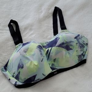 Victoria's Secret VSX sport bra - size 36DD